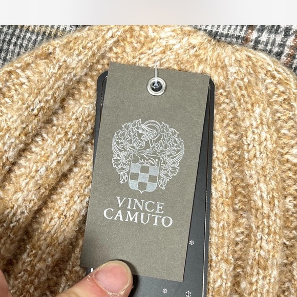 VINCE CAMUTO • HATS AND CAPS - Picture 3 of 4